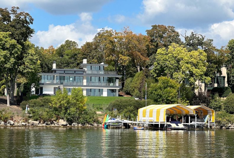 Lafayette Bay Lake Minnetonka Home - Wayzata, MN, USA - 11