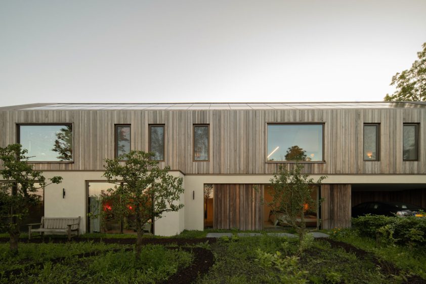 Meadow Modern Dike House - Maasland, Netherlands - 15