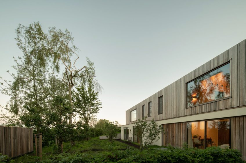 Meadow Modern Dike House - Maasland, Netherlands - 17