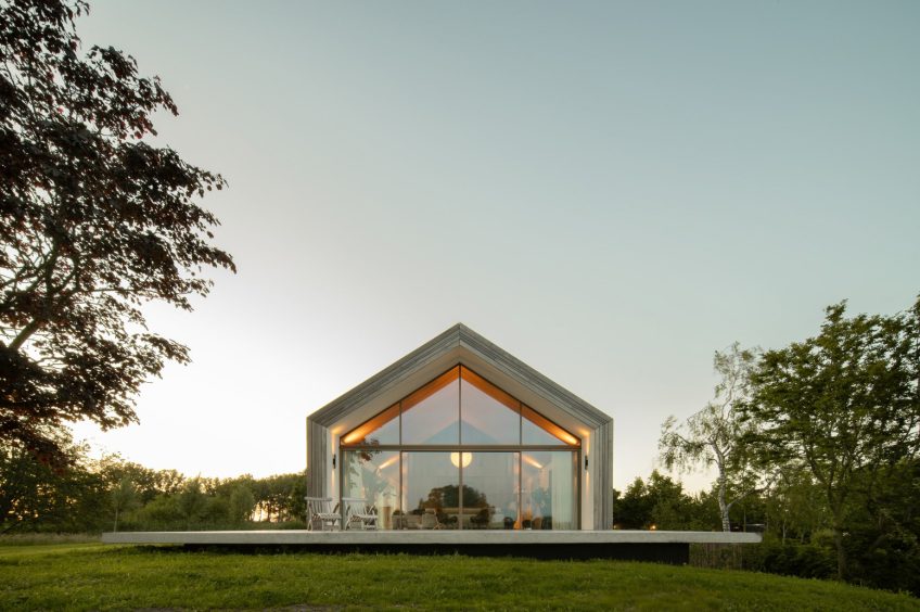 Meadow Modern Dike House - Maasland, Netherlands - 18
