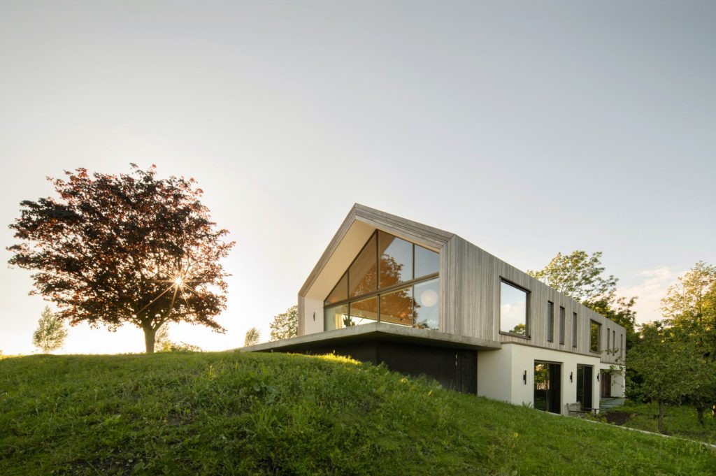 Meadow Modern Dike House - Maasland, Netherlands - 2