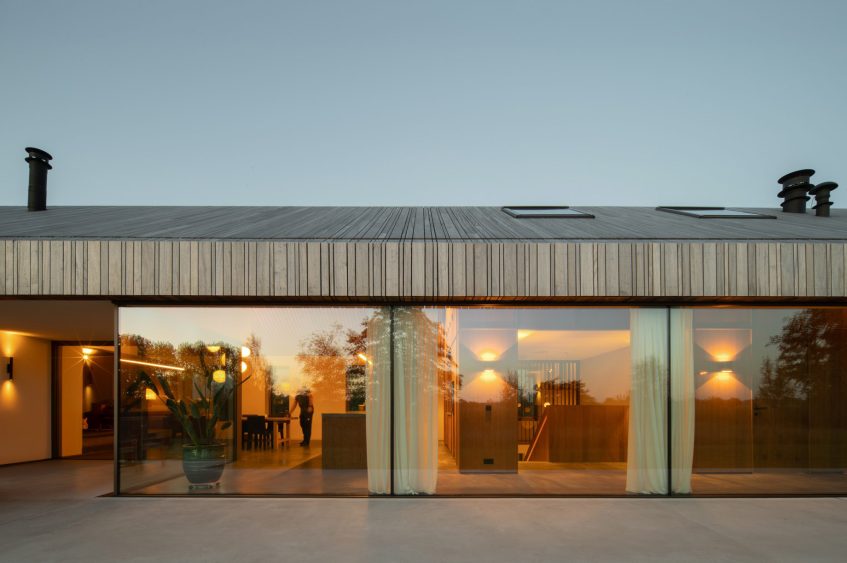 Meadow Modern Dike House - Maasland, Netherlands - 21