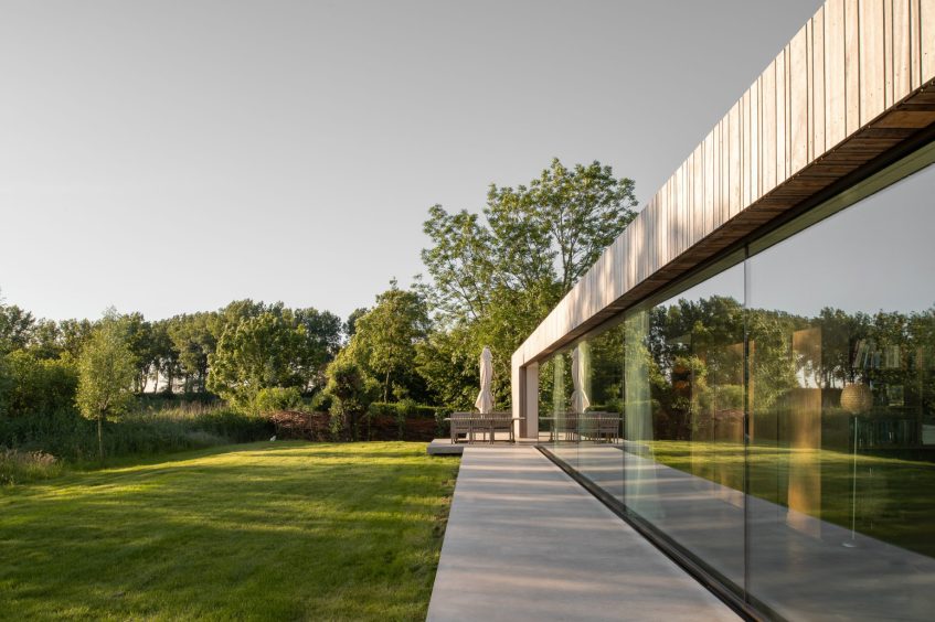 Meadow Modern Dike House - Maasland, Netherlands - 3
