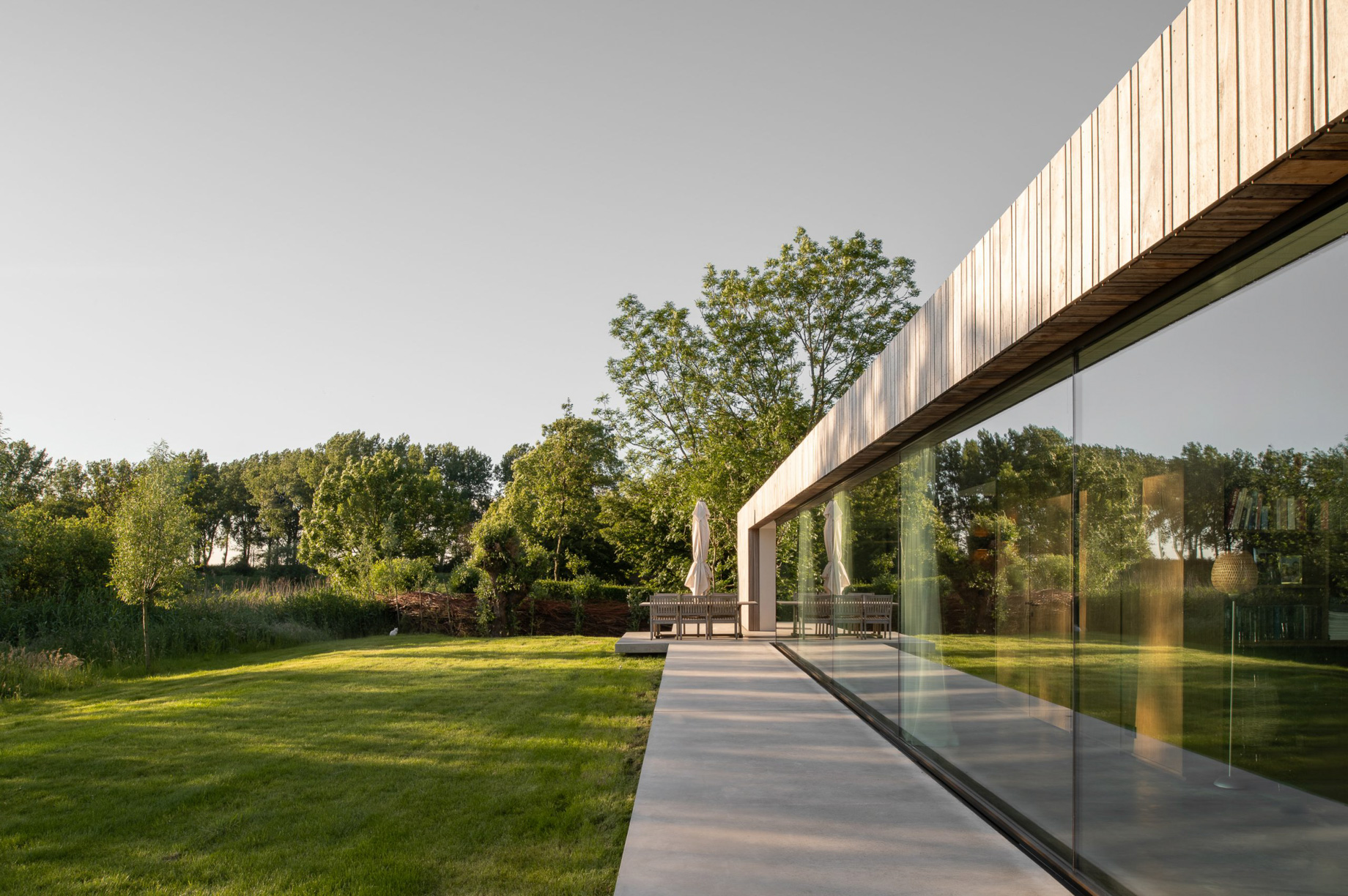 Meadow Modern Dike House – Maasland, Netherlands – 3