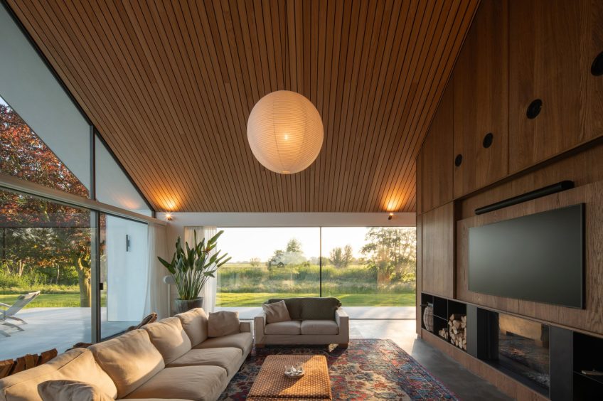 Meadow Modern Dike House - Maasland, Netherlands - 6