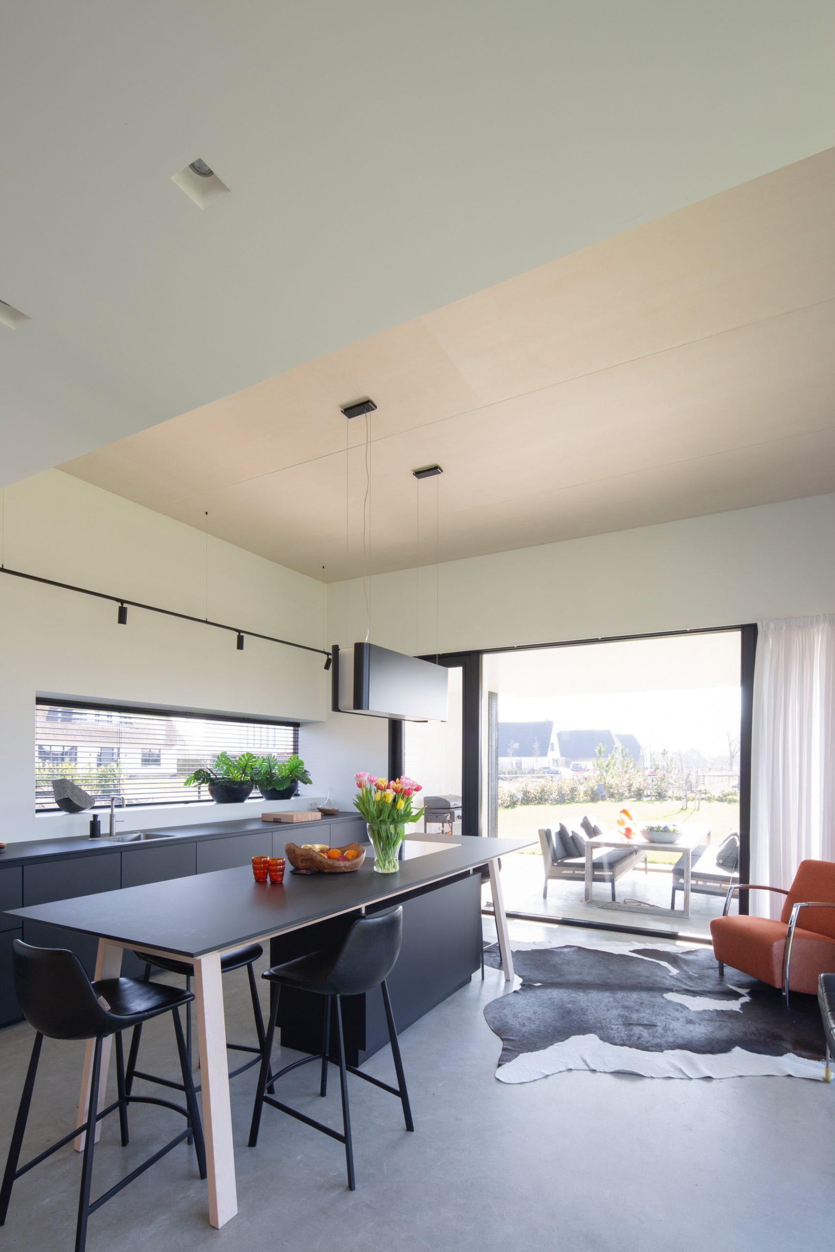 Silky Black House Villa – Berkel-Enschot, Netherlands – 16
