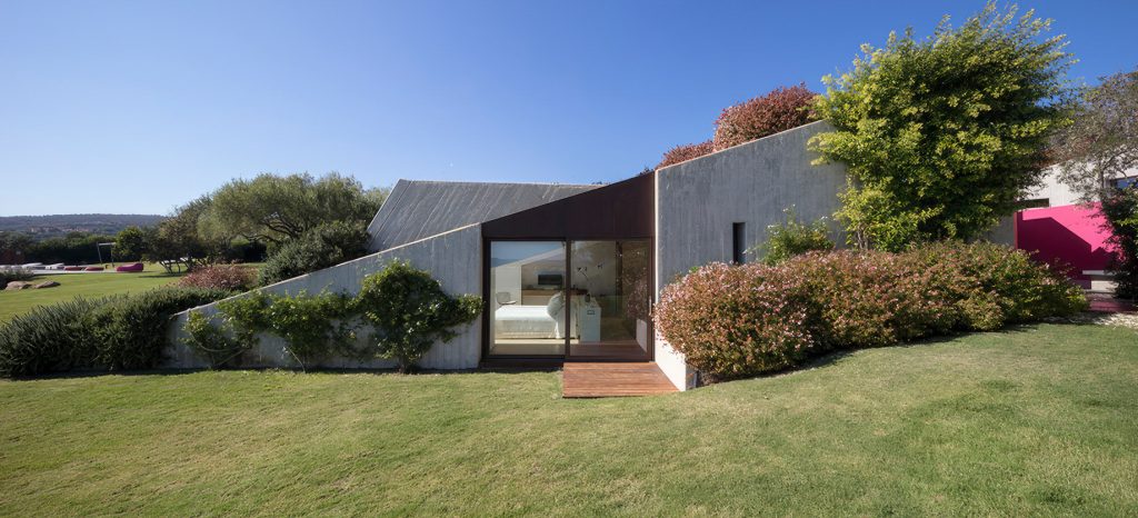 Three Brutalist Luxury Villas - Costa Smeralda, Portisco, Sardinia, Italy - 14