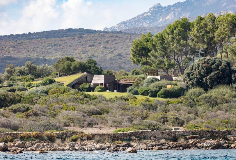 Three Brutalist Luxury Villas - Costa Smeralda, Portisco, Sardinia, Italy - 5