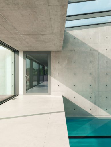 Villa 22 Aquarium-like Indoor Pool Residence - Meuse River, Netherlands - 10