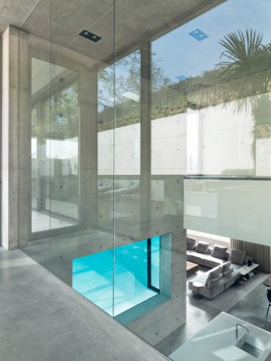 Villa 22 Aquarium-like Indoor Pool Residence - Meuse River, Netherlands - 11
