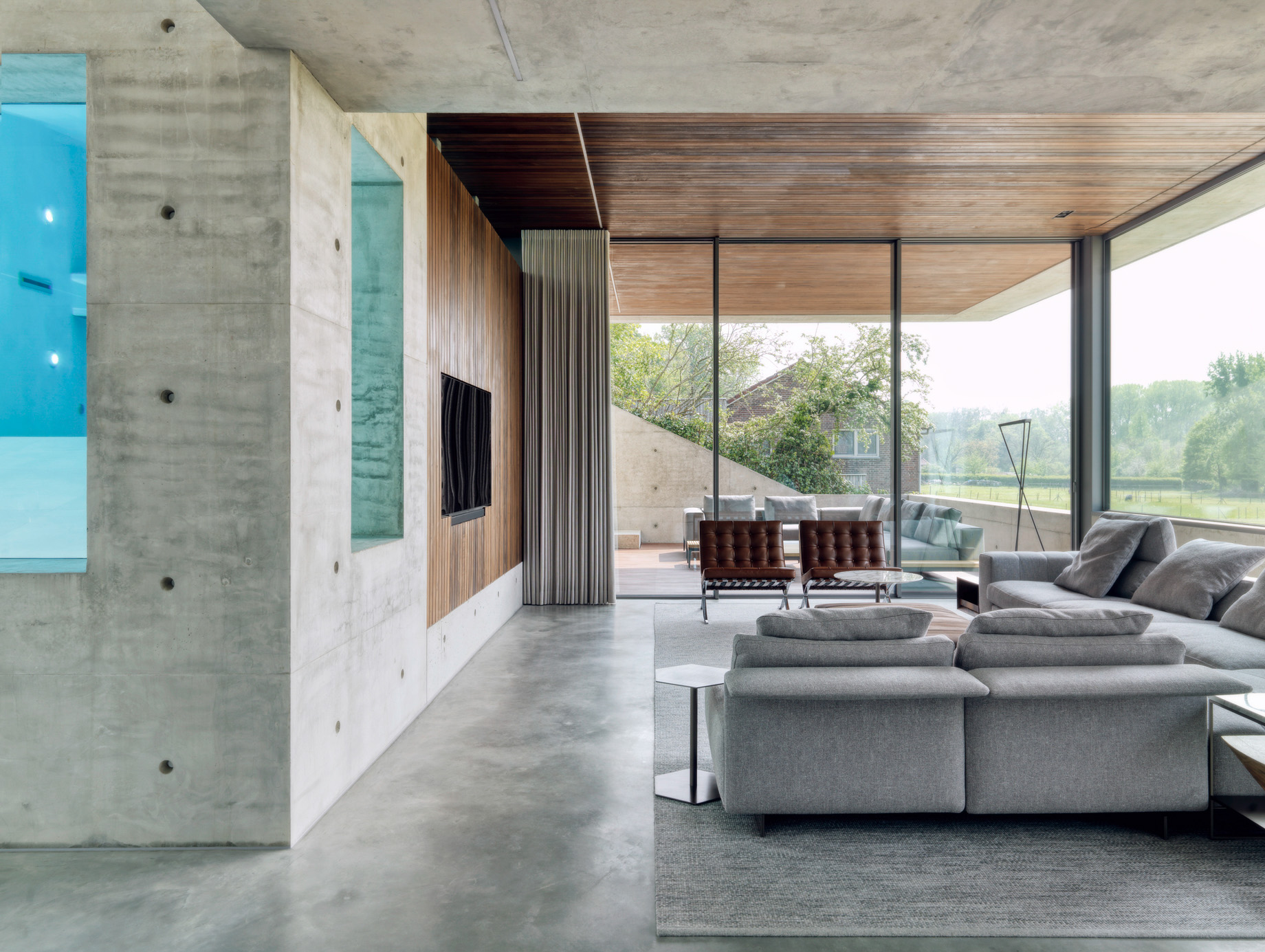 Villa 22 Aquarium-like Indoor Pool Residence – Meuse River, Netherlands – 12