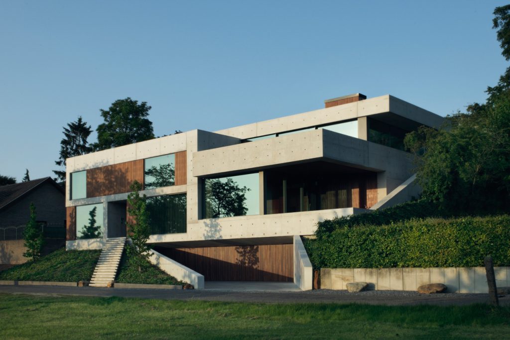 Villa 22 Aquarium-like Indoor Pool Residence - Meuse River, Netherlands - 31