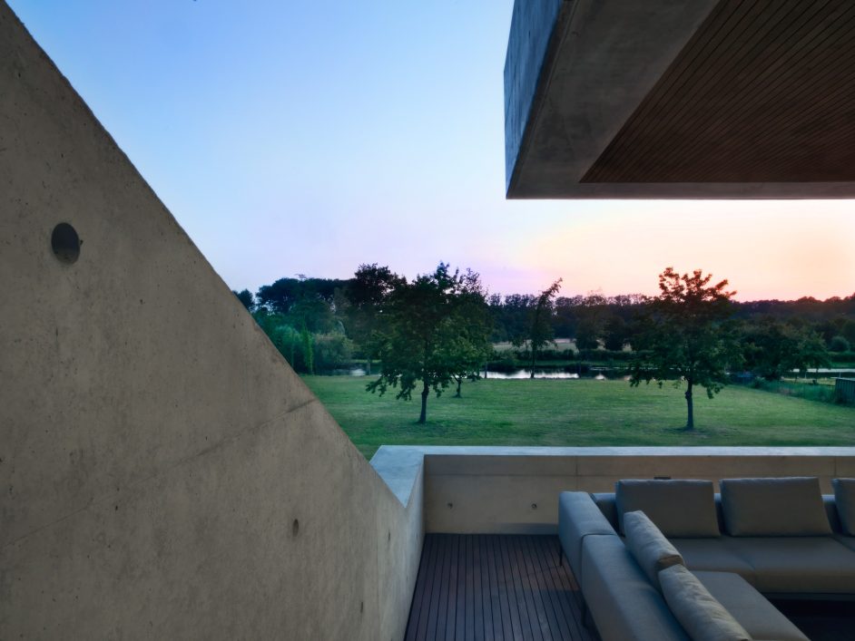 Villa 22 Aquarium-like Indoor Pool Residence - Meuse River, Netherlands - 33