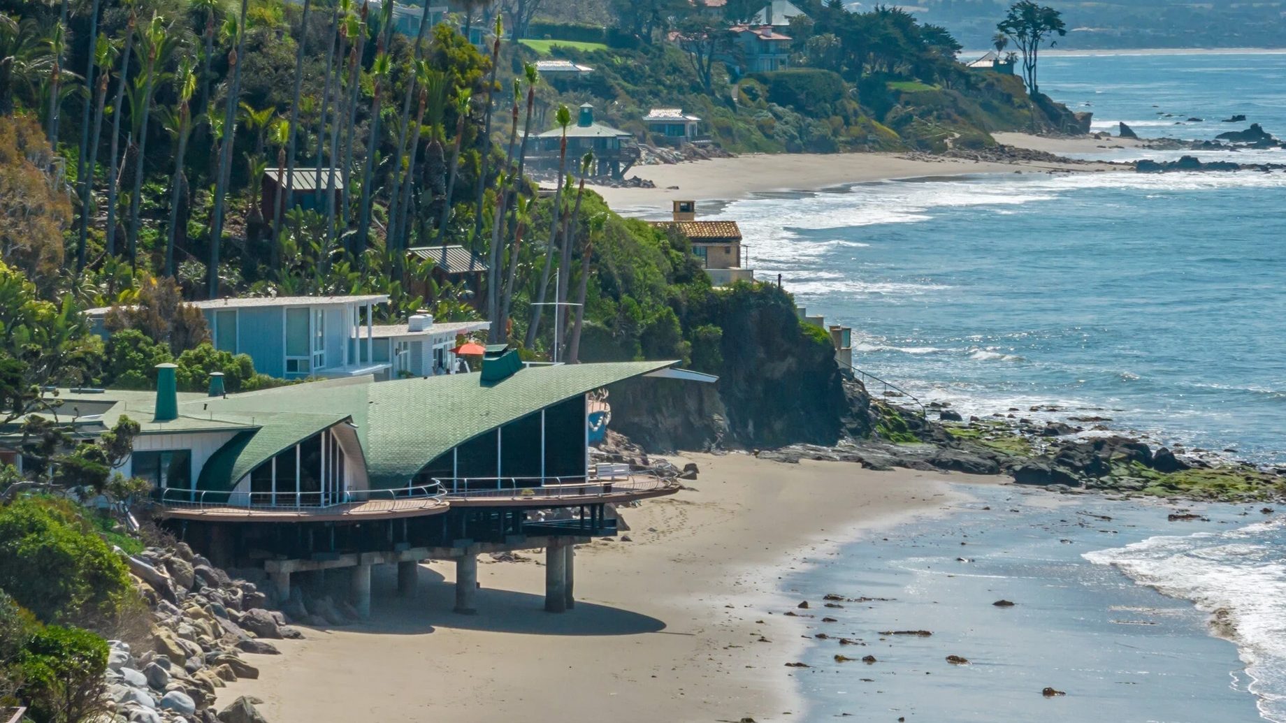 Wave House Malibu – 33602 Pacific Coast Hwy, Malibu, CA, USA 🇺🇸