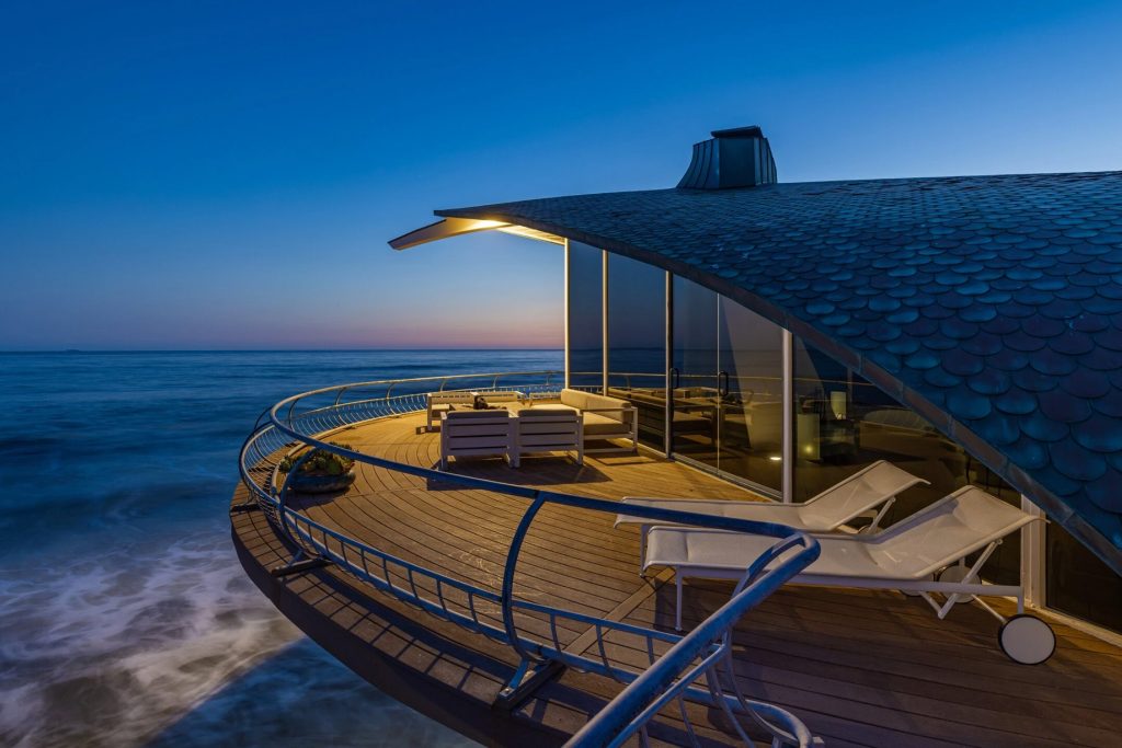 Wave House Malibu - 33602 Pacific Coast Hwy, Malibu, CA, USA - 12
