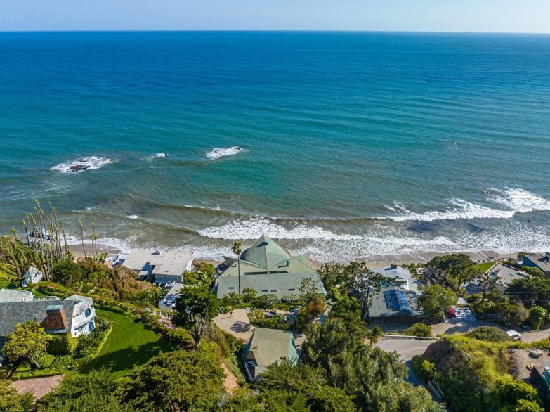 Wave House Malibu - 33602 Pacific Coast Hwy, Malibu, CA, USA - 9
