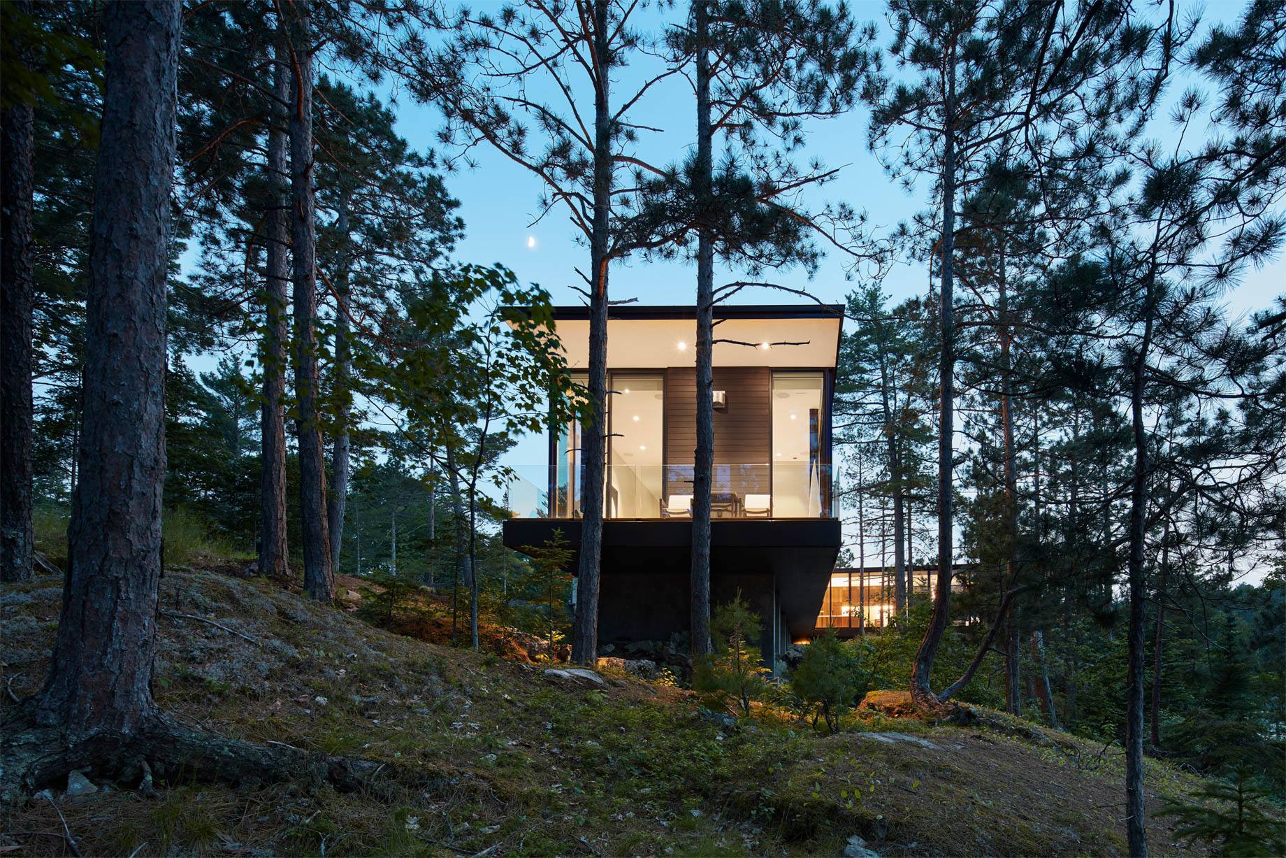 X House Ultra-Modern Lake Superior Retreat – Marquette, MI, USA – 23