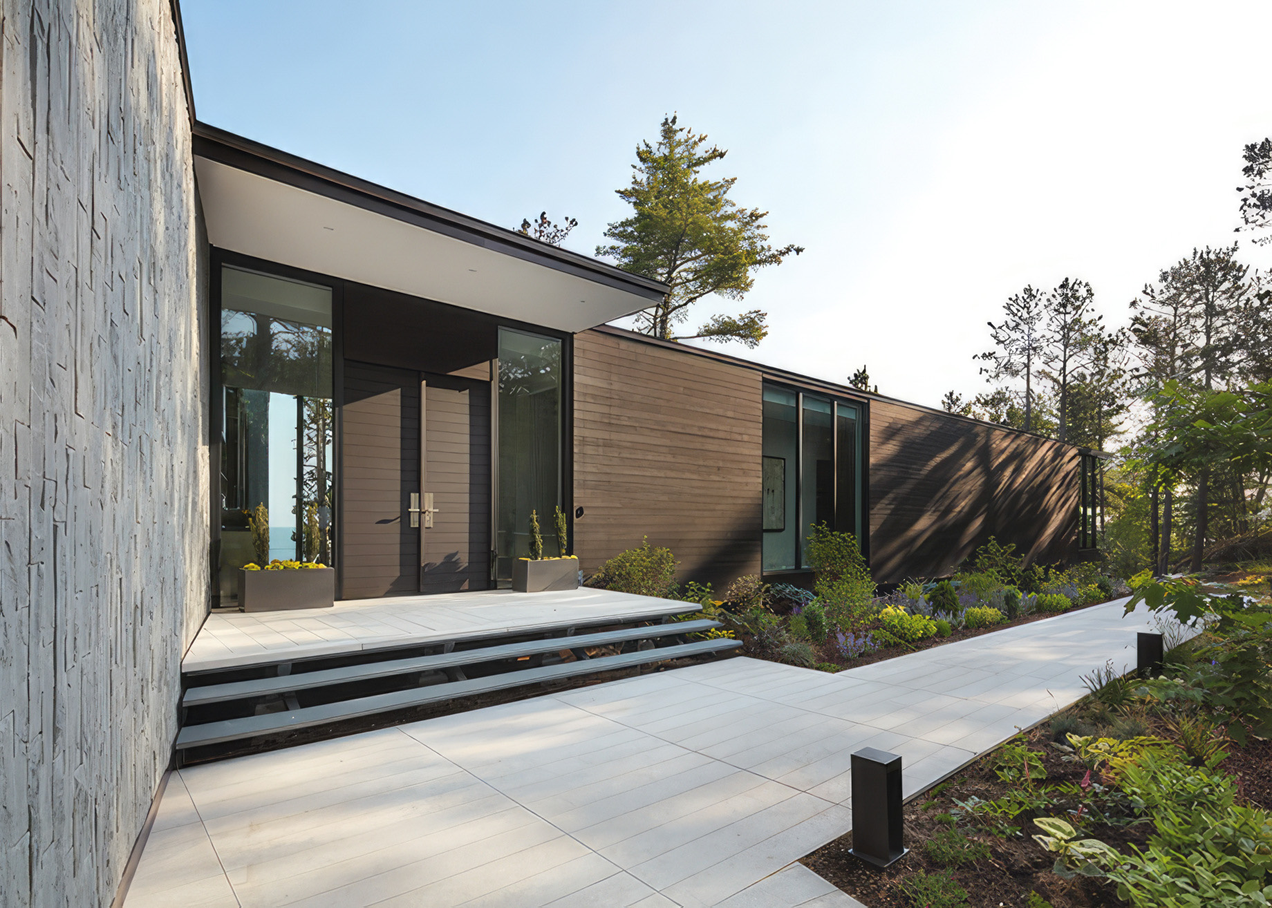 X House Ultra-Modern Lake Superior Retreat – Marquette, MI, USA – 6