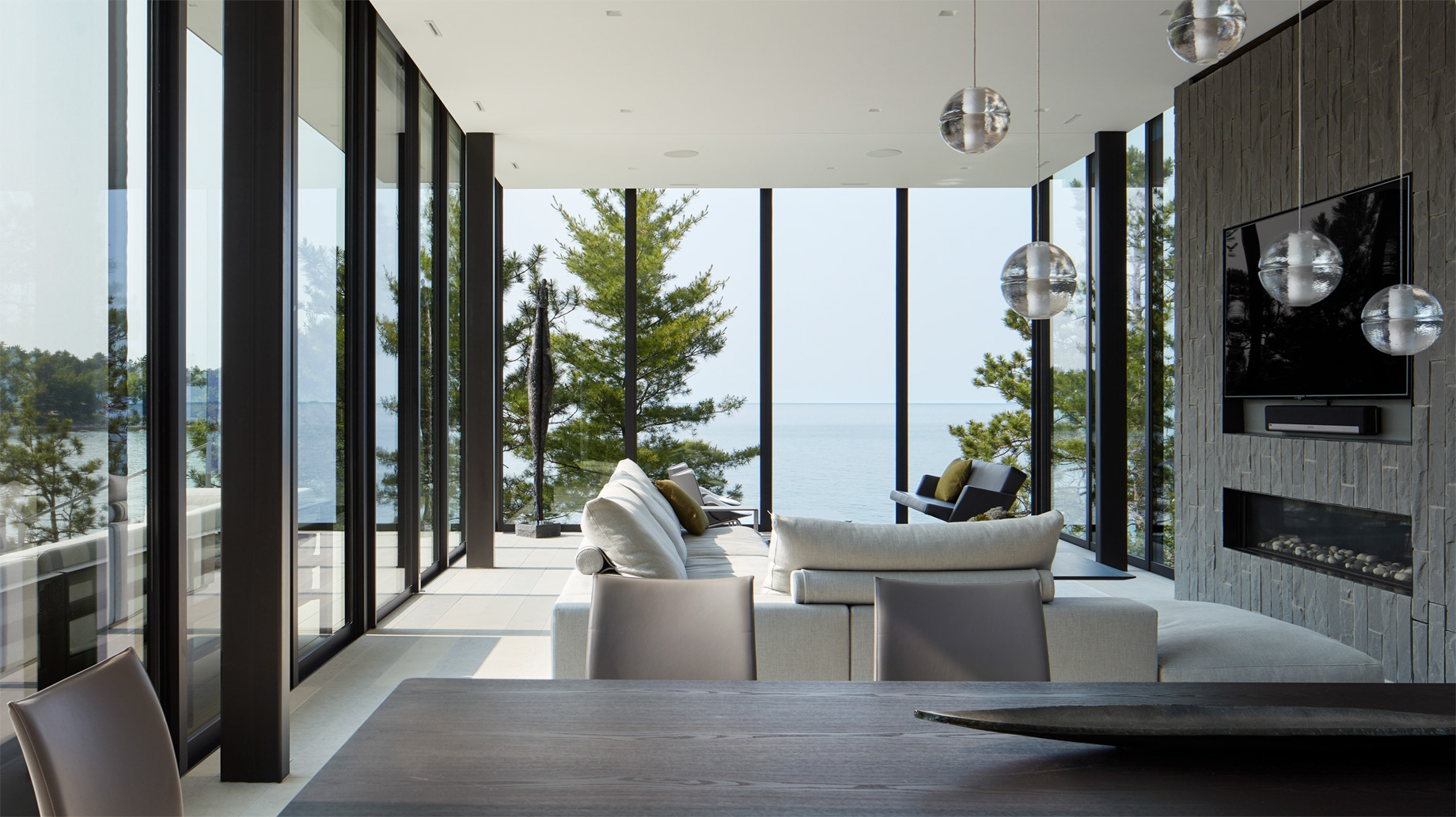 X House Ultra-Modern Lake Superior Retreat – Marquette, MI, USA – 9
