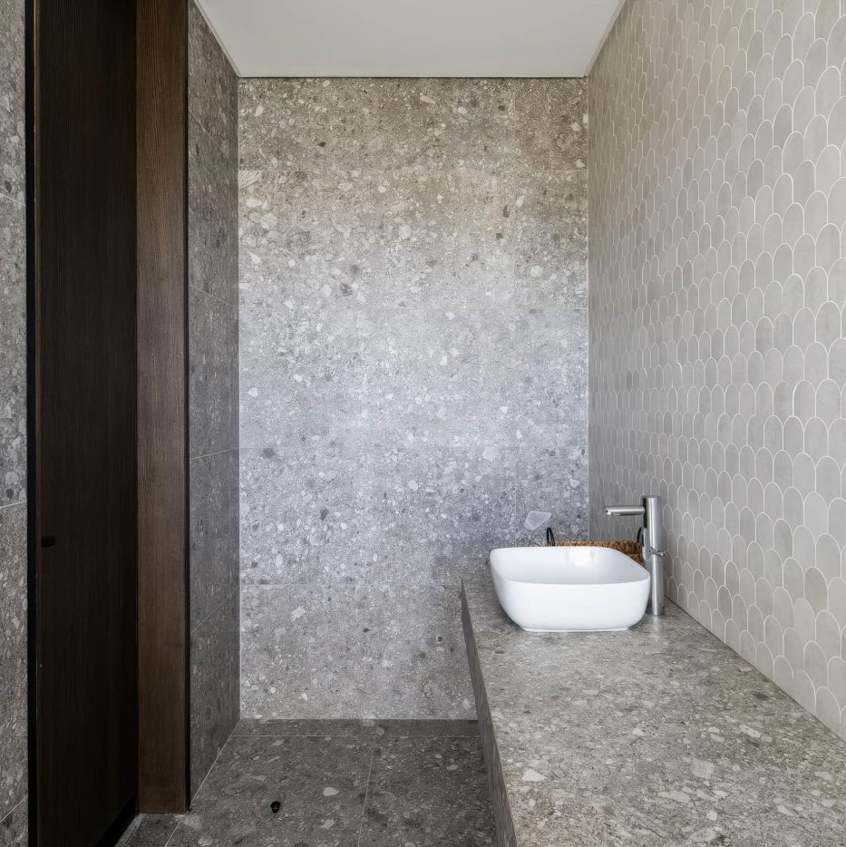 Zen Courtyard Villa - Al Wafrah, Kuwait - 30