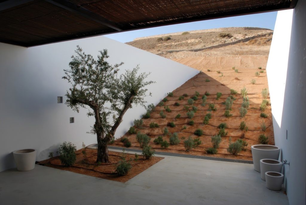 Aloni Vernacular Stone Wall House - Antiparos Island, Greece - 14