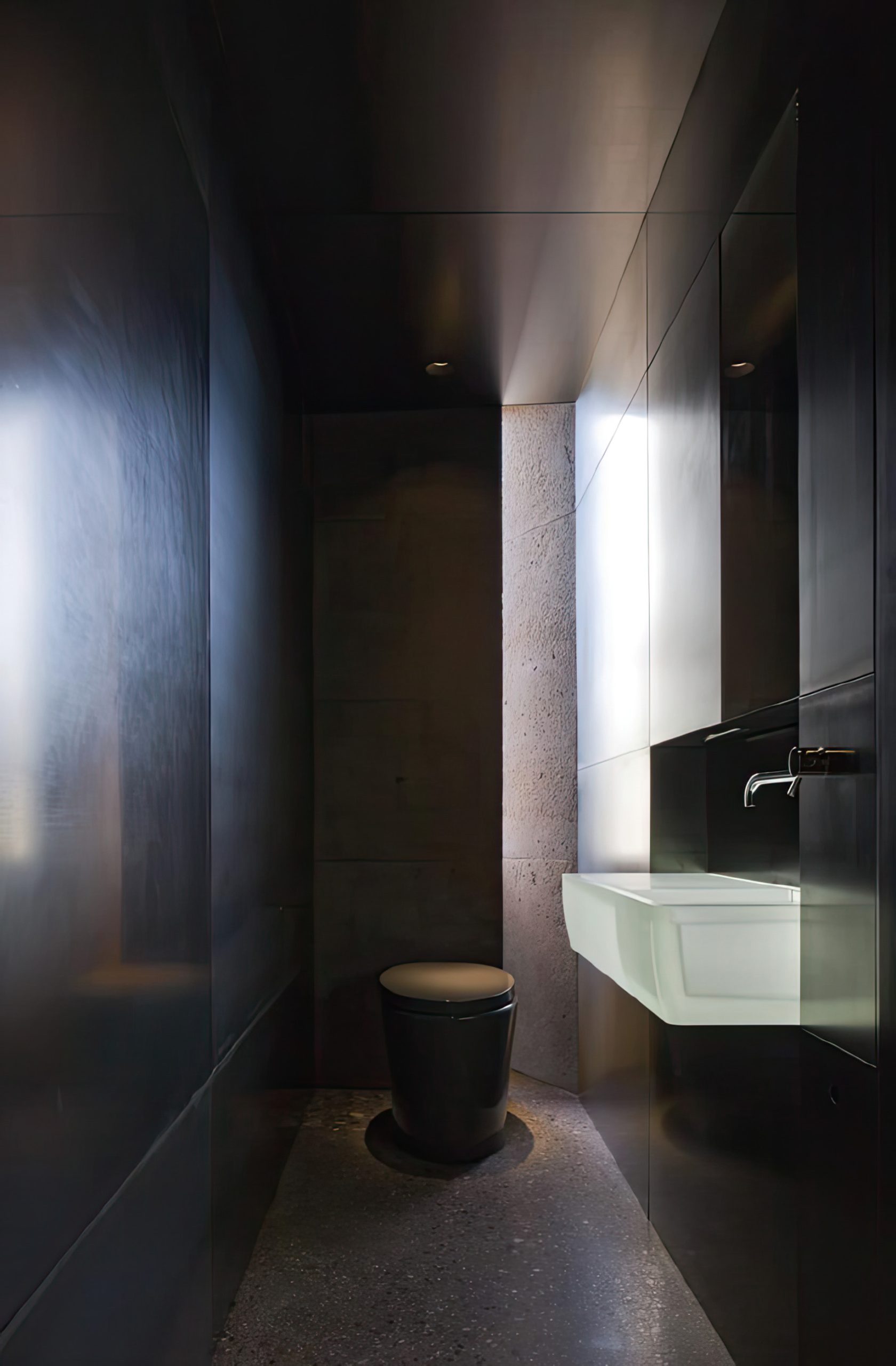 Desert Courtyard House of Doors – E Relic Rock Rd, Scottsdale, AZ, USA – 21