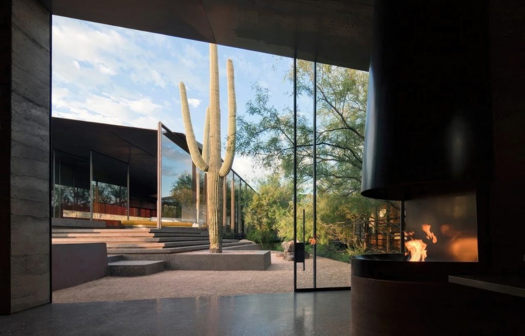 Desert Courtyard House of Doors - E Relic Rock Rd, Scottsdale, AZ, USA - 7