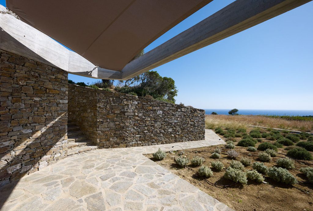 Hourglass Corral House Tessellated Sunken Villa - Milos, Greece - 26