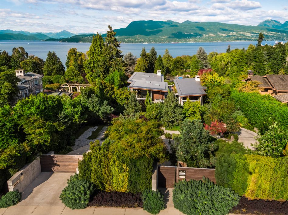 Pacific Spirit Art Estate Residence - Newton Wynd, Vancouver, BC, Canada - 2