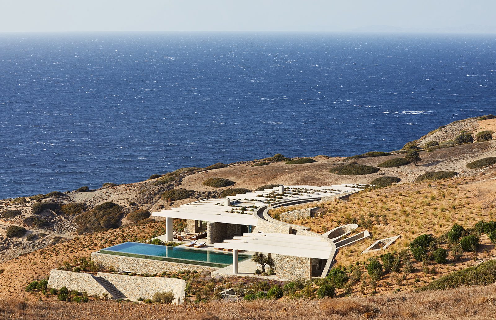 Ridge House Embedded Hillside Villa – Antiparos Island, Greece 🇬🇷
