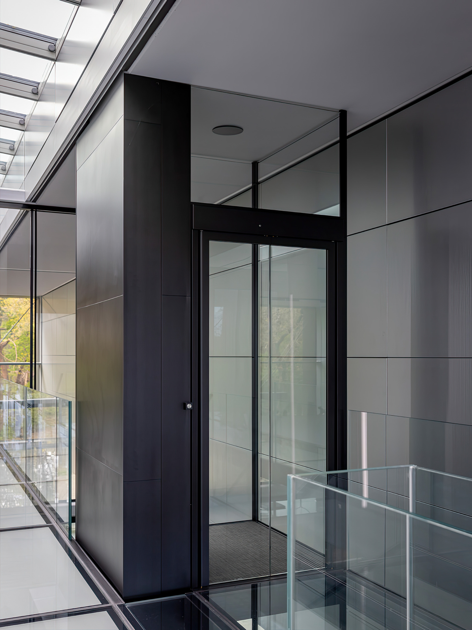 Villa Meijendel Glass House Residence – Wassenaar, Netherlands – 12