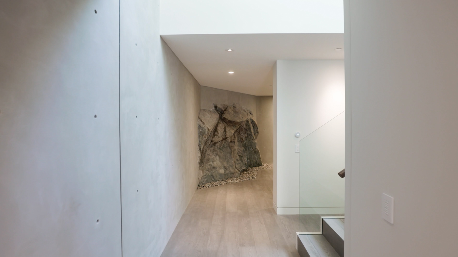 Waterfront Pavilion Residence – Eastmont Dr, West Vancouver, BC, Canada – 48