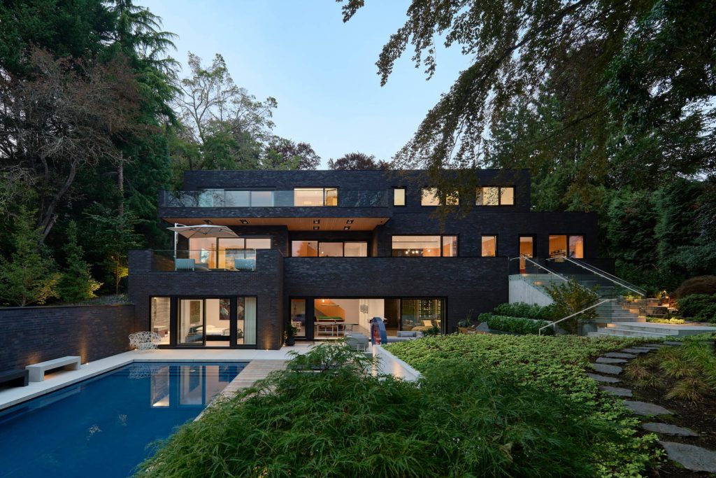 Marine Drive Residence - Vancouver, BC, Canada - 24