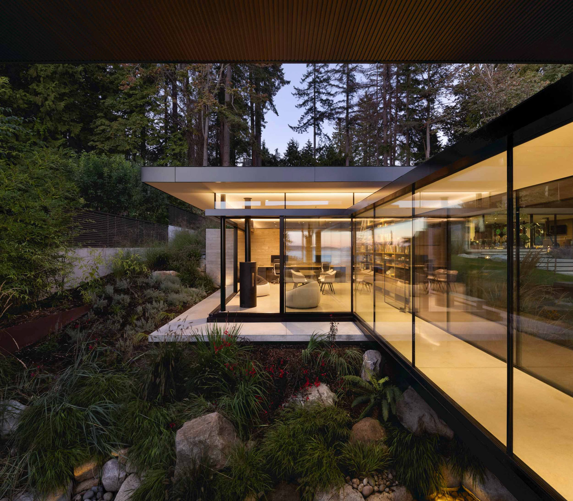 Marine Residence – West Vancouver, BC, Canada – 31