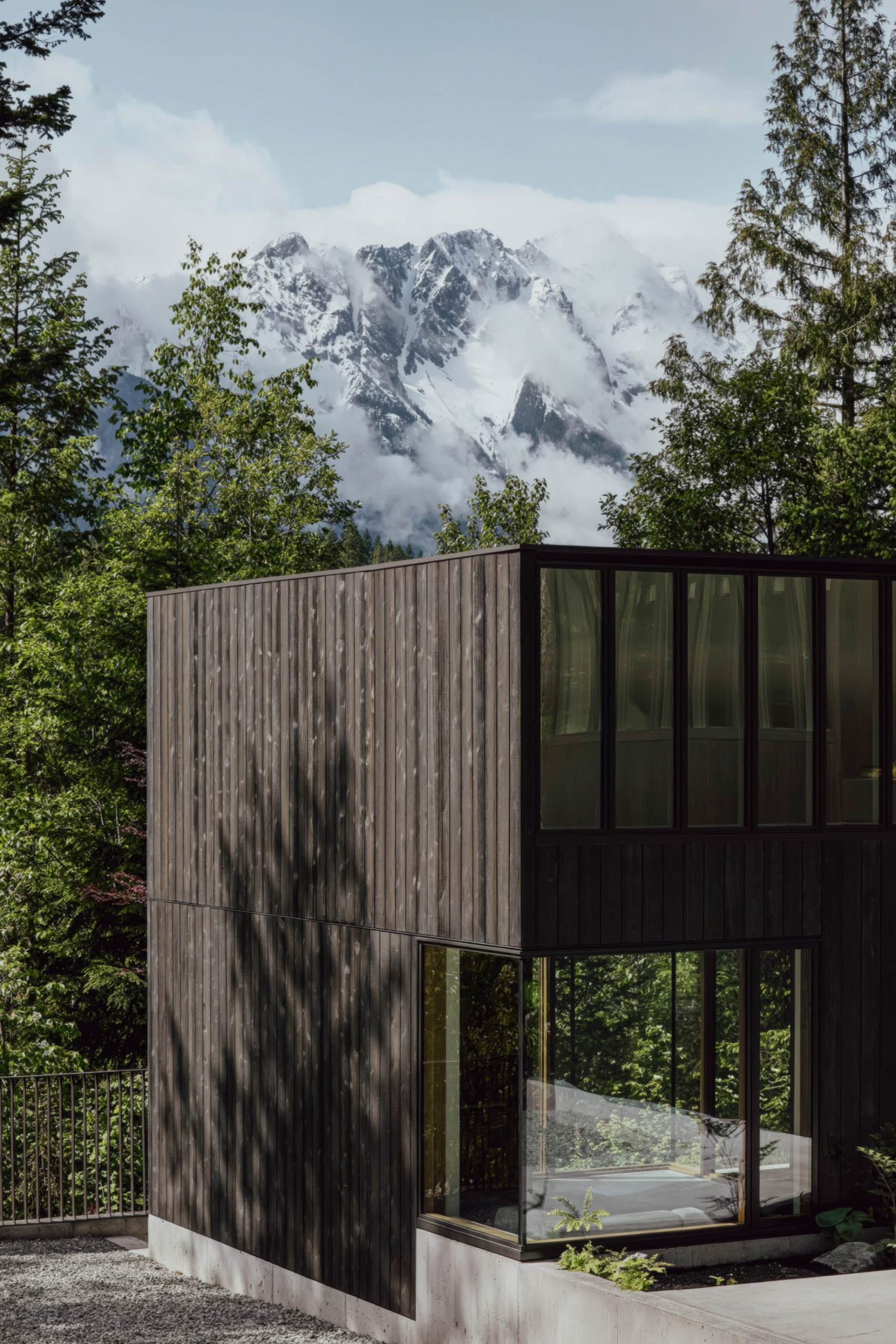 Camera House Modern Retreat – Pemberton Valley, BC, Canada – 8