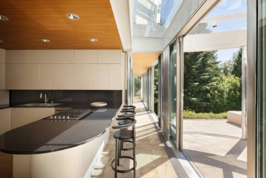 Eppich House II - 1056 Groveland Rd, West Vancouver, BC, Canada - 9