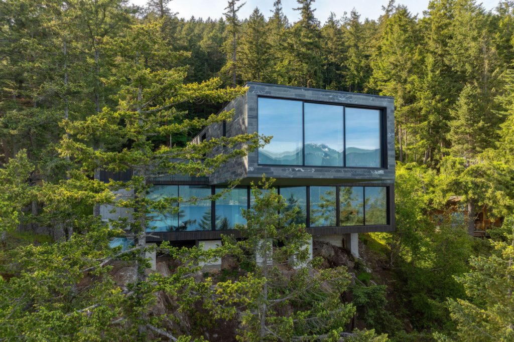 Floht Haus - 1460 Eagle Cliff Road, Bowen Island, BC, Canada - 2