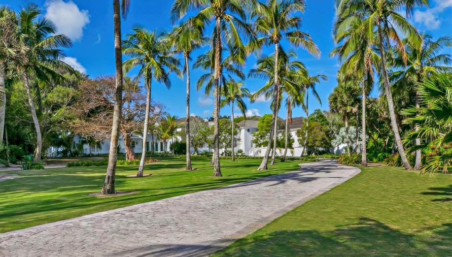 Greg Norman's Former Jupiter Island Estate - 382 S Beach Rd, Hobe Sound, FL, USA - 3