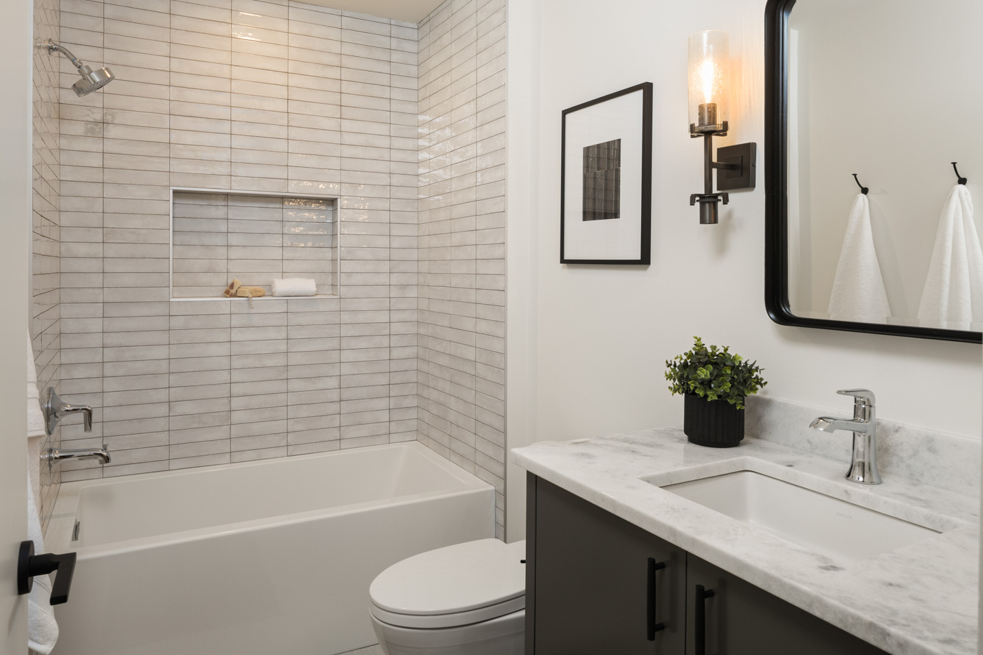 Orchard Creek Overlook Residence – Orono, MN, USA – 33