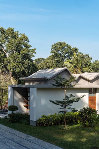 The Crimped Roof House - Poovarany, Kerala, India - 47