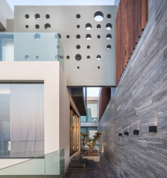 AAK Villa Oceanfront Residence - Rd No 5711, Amwaj islands, Bahrain - 3