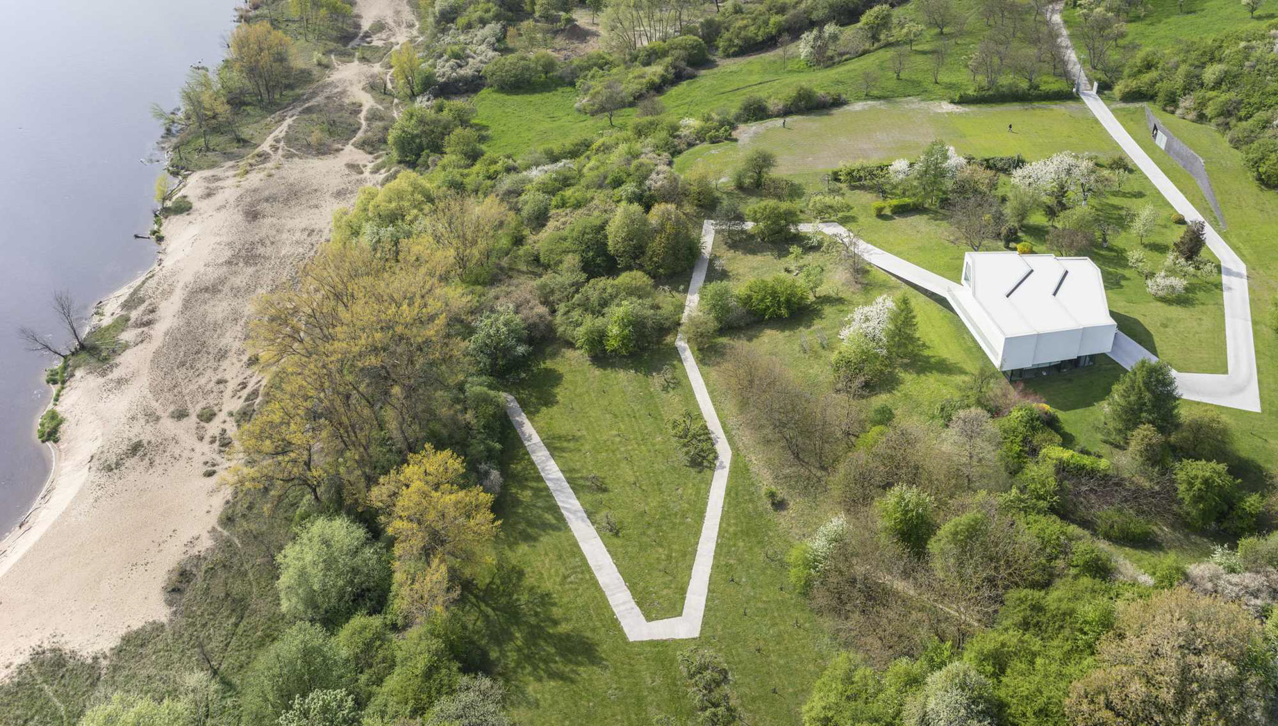 By the Way House Vistula River Villa – Tony Halika, Maszewo, Poland – 4