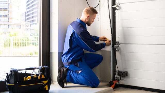Garage Door Repairman