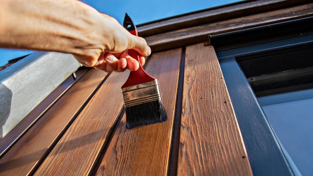 Painting Exterior Hardwood Panels with Stainer