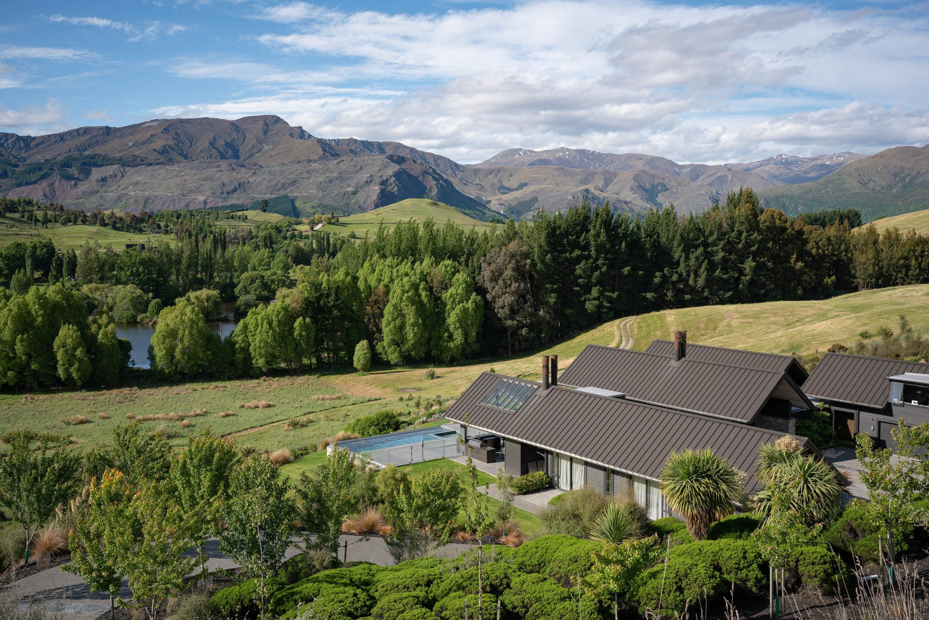 Threepwood Farm House Residence – Lake Hayes Estate, New Zealand – 7