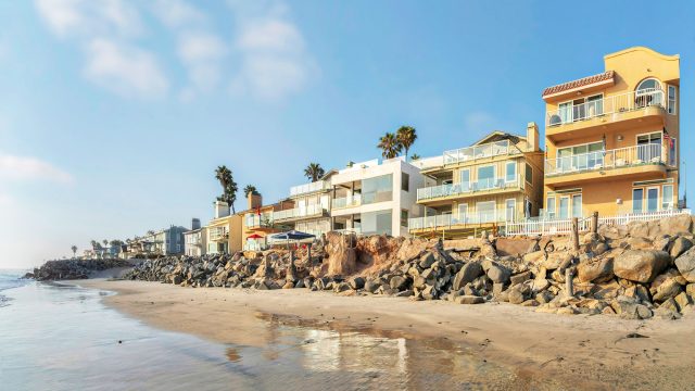 Waterfront Beach Homes - Coastal Living in Carlsbad, California