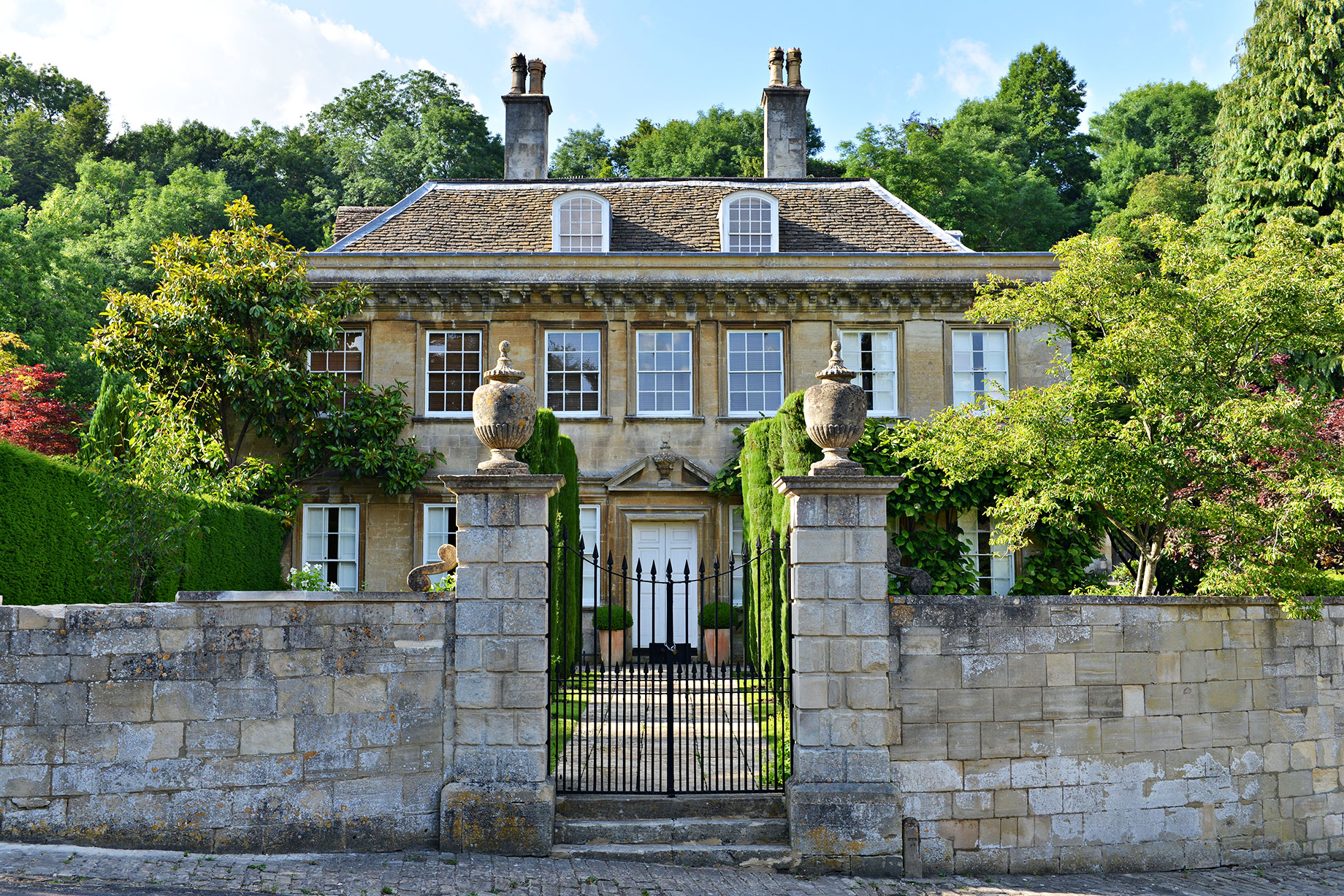 English Country Mansion House – London, England, United Kingdom