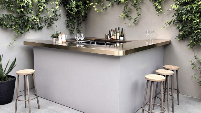 Modern Outdoor Bar in Your Backyard