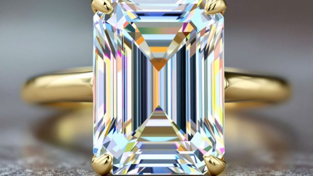 Perfect Diamond Cut on a Gold Ring