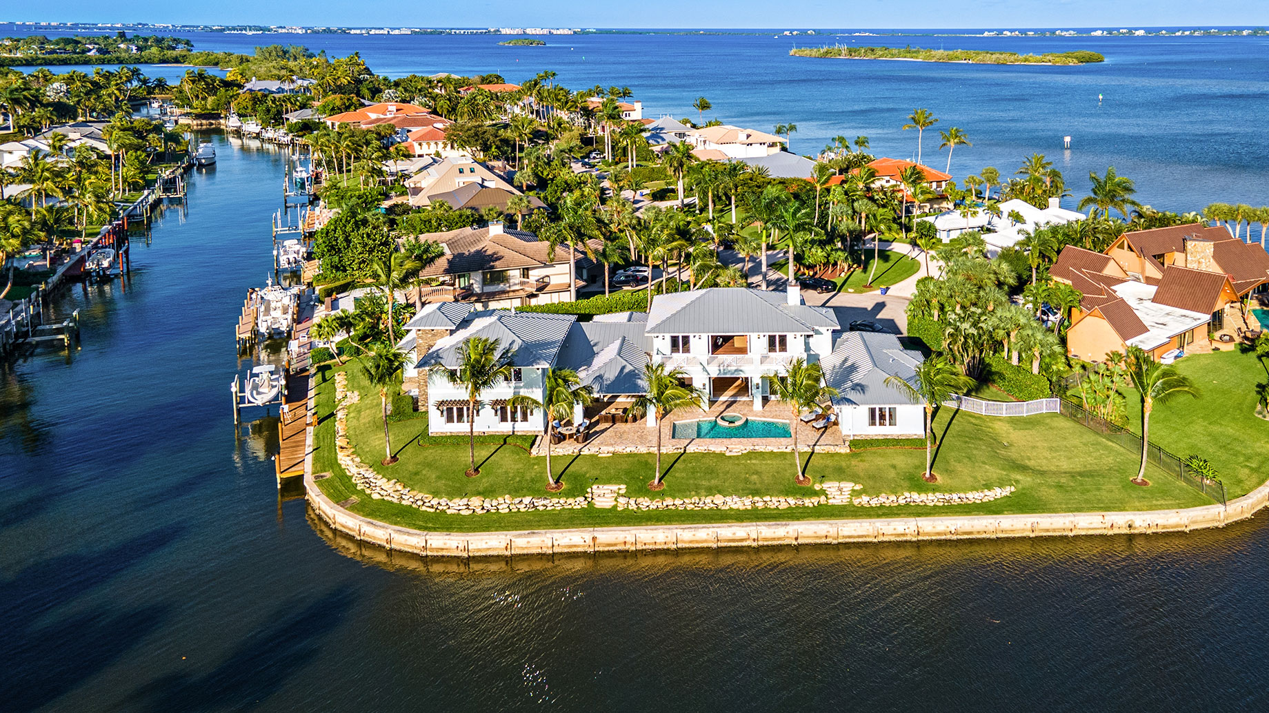 Waterfront Luxury Homes in South Florida
